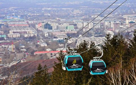 缆车，南萨哈林滑雪胜地山空气，俄罗斯