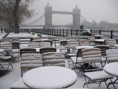 在一家咖啡馆的伦敦雪