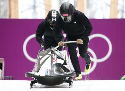洛林威廉姆斯和Ilana Myers美国雪橇银牌在索契2014年奥运会上