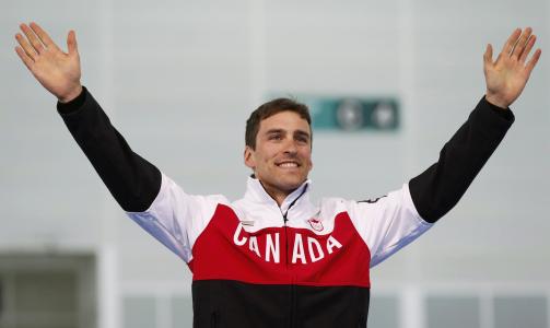 丹尼·莫里森（Danny Morrison）是一名加拿大滑冰运动员，拥有银牌和铜牌
