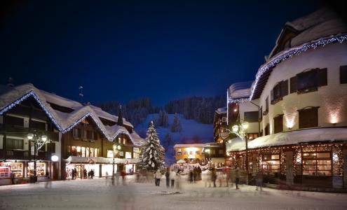在意大利Madonna di Campiglio滑雪胜地的圣诞节