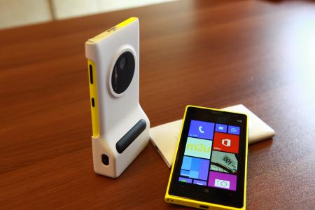 诺基亚Lumia 1020和诺基亚相机手柄