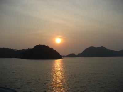 日落在张，泰国的岛上