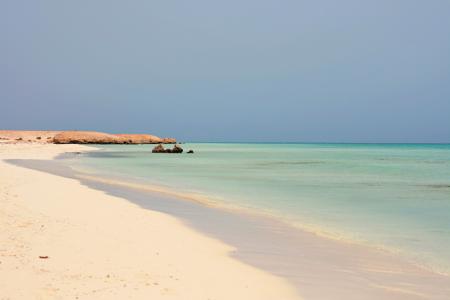 埃及马萨阿拉姆度假村的沙滩上的白色沙滩