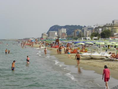 海滩在比萨，意大利的度假胜地