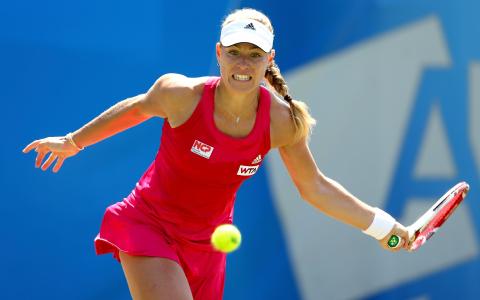 女子网球运动员安格丽卡·克伯（Angelika Kerber）击败了球