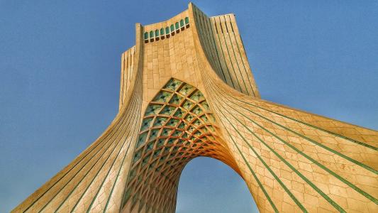 阿扎迪市德黑兰的美丽的塔