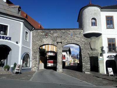 在施拉德明，奥地利的滑雪胜地的拱门