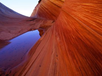 砂岩波/明亮的红色悬崖/亚利桑那州/美国