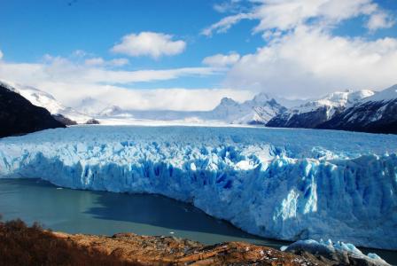 在巴塔哥尼亚，智利的蓝灰色冰川