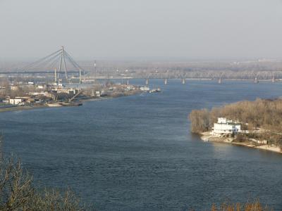 第聂伯河的视图在基辅