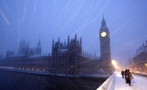 雪在伦敦的暴风雪