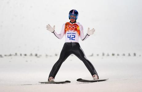在索契奥运会上，运动员跳板跳伞