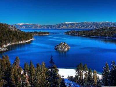 湖，蓝色的湖，云杉，异国情调，舒缓