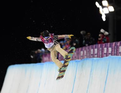凯利·克拉克是一名在索契获得铜牌的美国滑雪运动员