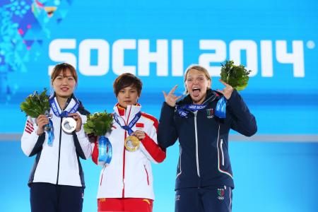 意大利滑冰选手Arianna Fontana拥有银牌和铜牌