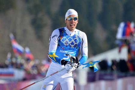 瑞典滑雪运动员马库斯·赫尔纳在2014年索契奥运会上获得金牌和银牌