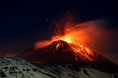 西西里岛火山埃特纳火山熔岩爆发