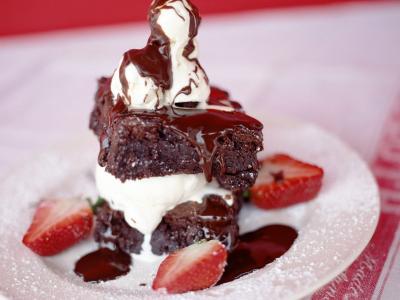 巧克力草莓甜点