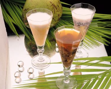 生物椰子鸡尾酒