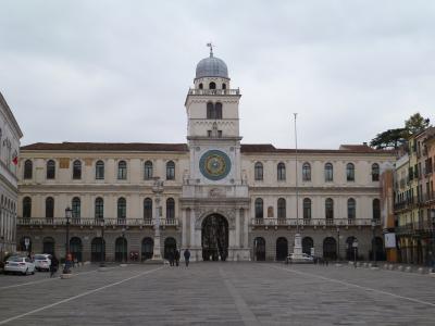 在意大利帕多瓦建立时钟