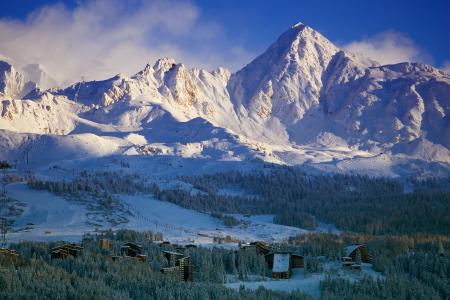 法国Les Arcs滑雪胜地的冬季假期