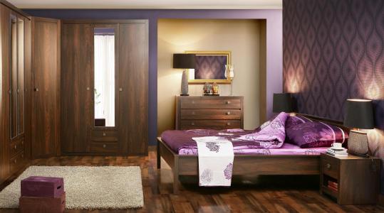 淡紫色色调的卧室