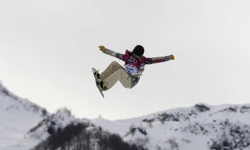 凯利·克拉克（Kelly Clark）是一名美国滑雪运动员，获得铜牌