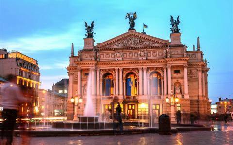 利沃夫歌剧院。 