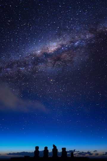 唯美深色银河夜空图片