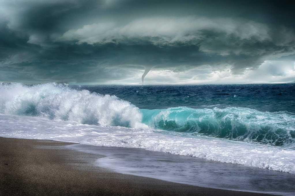 风暴海潮图片