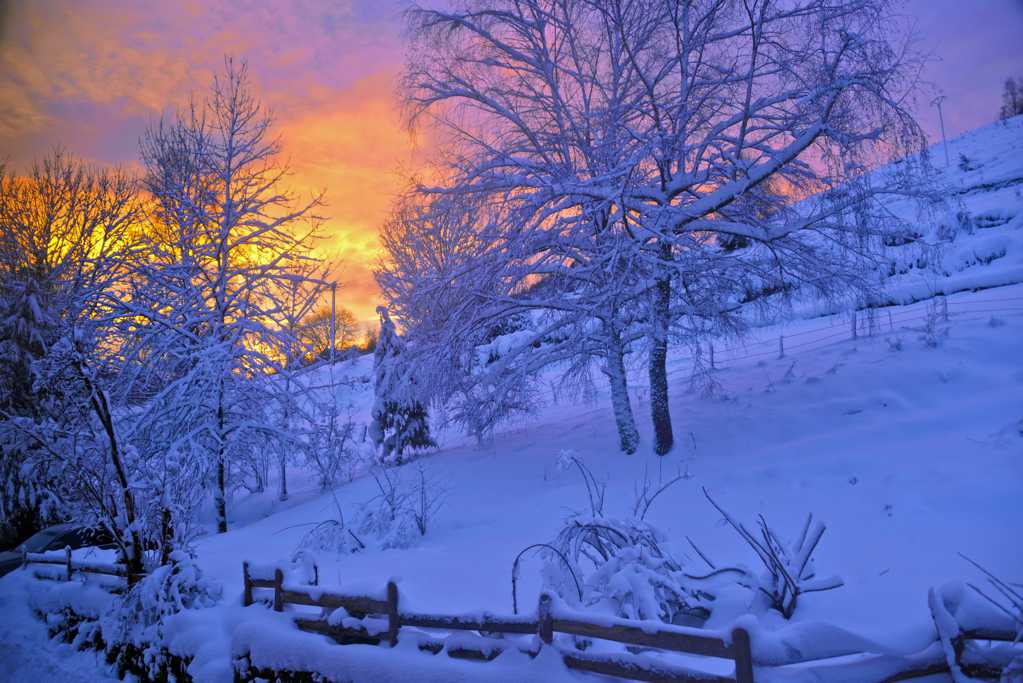 冬日落日黄昏雪景图片