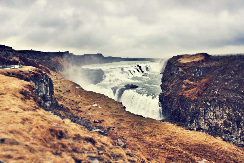 壮观的冰岛大瀑布