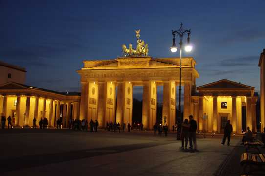 夜幕的柏林勃兰登堡门建筑图片