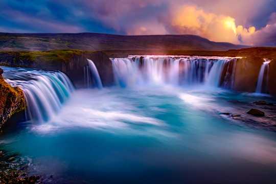 冰岛瀑布景色