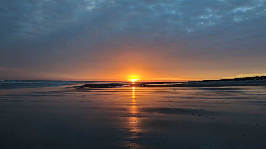 海平面朝阳景观图片