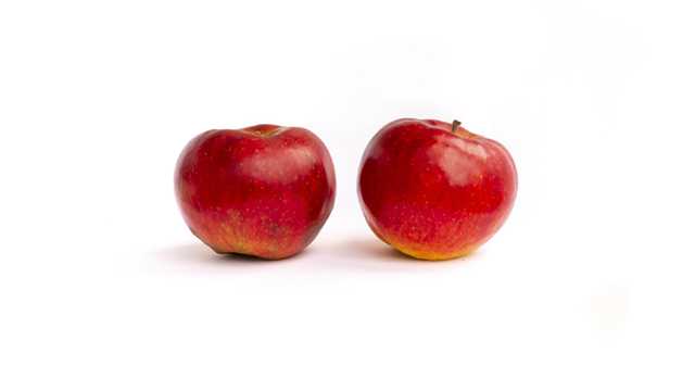 两个绯红苹果图片