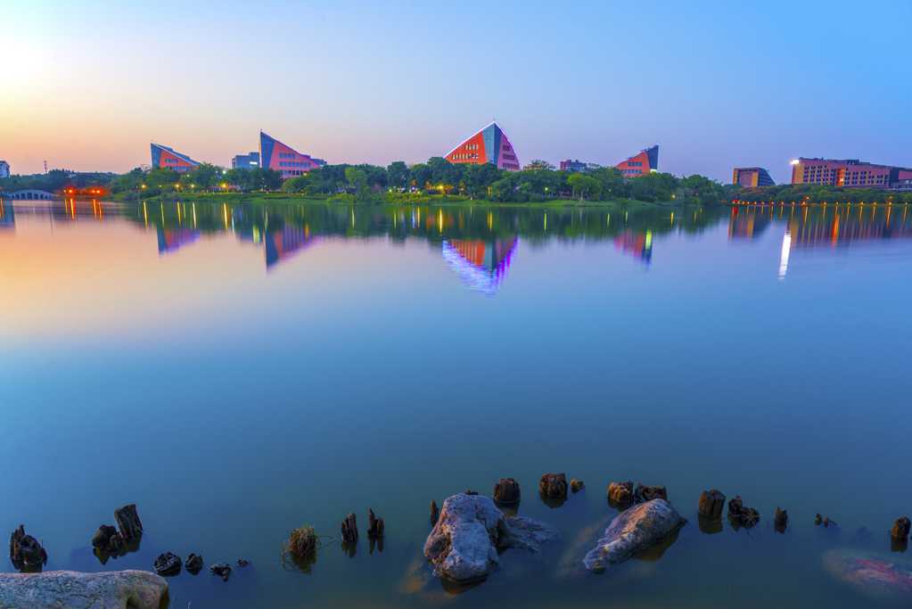 广东东莞松山湖光景图片