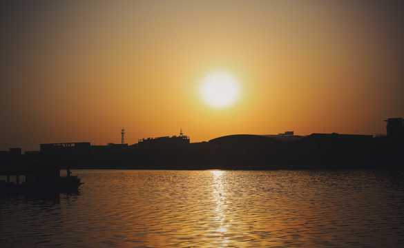暮色湖面黄昏景观图片