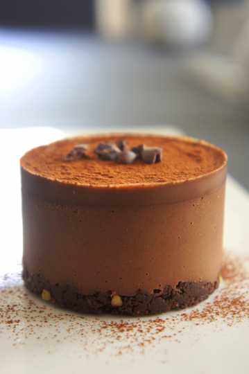 美食迷人的巧克力蛋糕图片