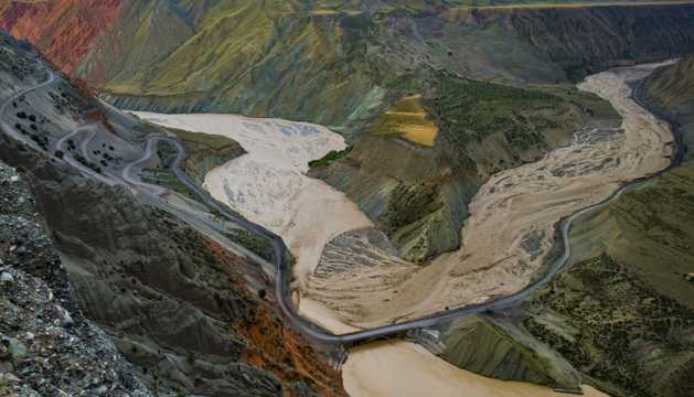 新疆安集海大峡谷景致图片