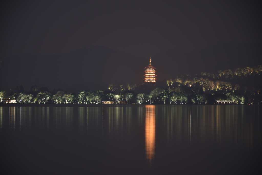 美丽的杭州西湖夜景