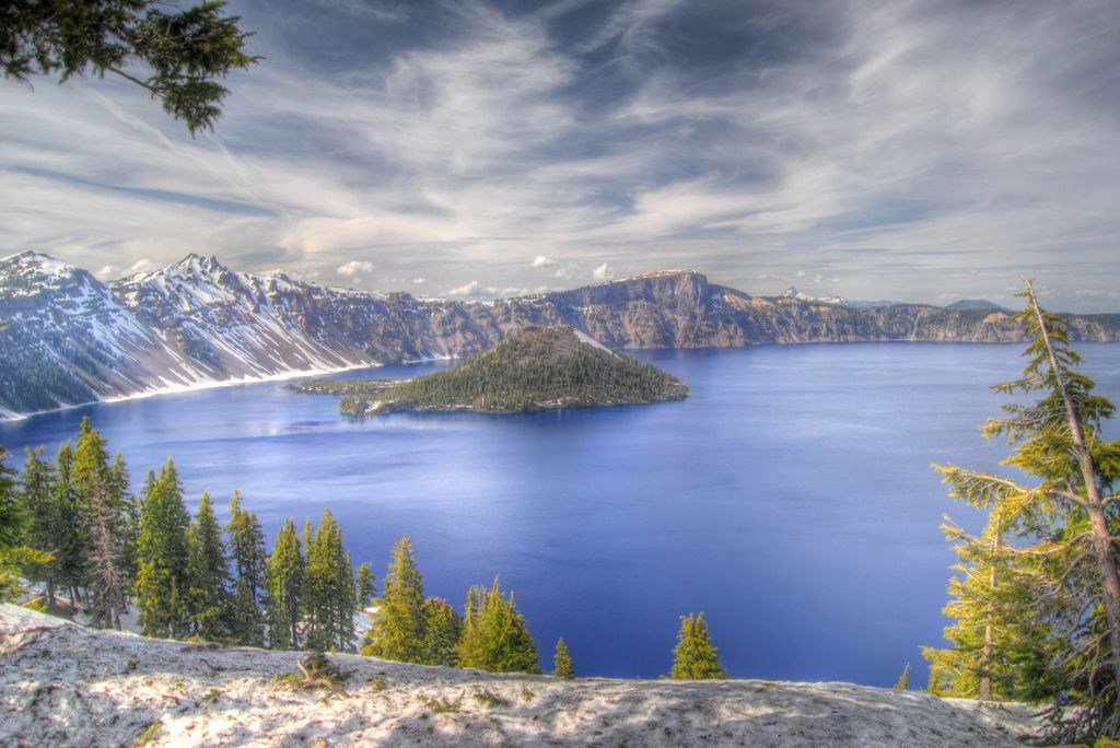 美国火山口湖国家公园自然景致图片