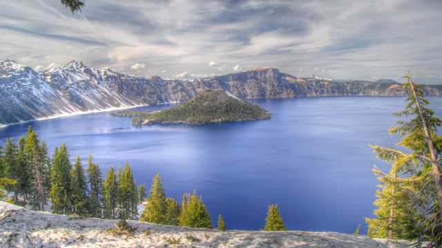 美国火山口湖自然光景图片