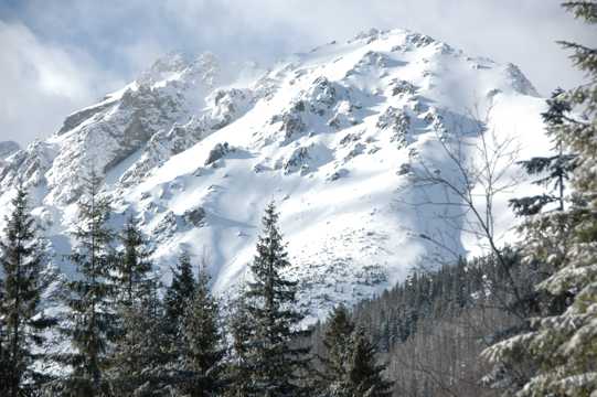魁伟绚丽的雪山高清图片