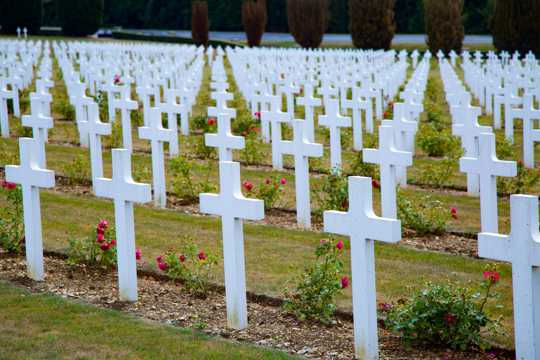 法国凡尔登纪念公墓图片
