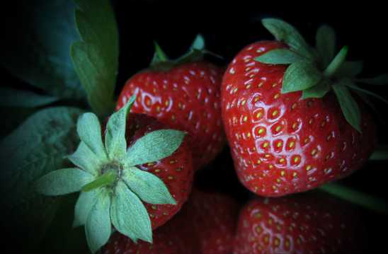 美食红草莓图片