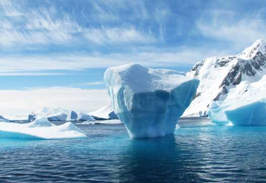 南极冰山一角图片