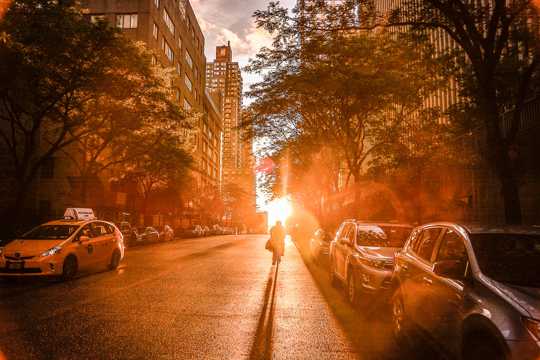 都市里的残阳风景图片