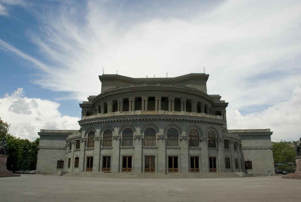 亚美尼亚学术歌剧和芭蕾舞剧院以A. Spendiarov，Yerevan命名